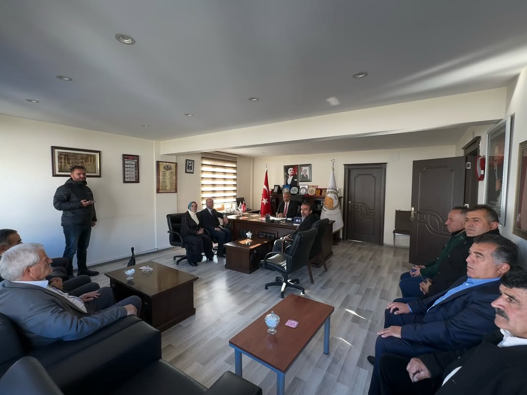 AK Parti İl Başkanımız Sn. Av. Zeydin Kaya, Merkez İlçe Başkanımız Sn. Cumhur Demir ve teşkilat mensuplarımız beldemizi ziyaret ederek bizleri onurlandırdılar.